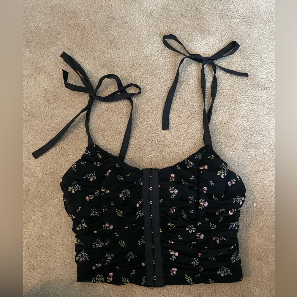 Forever 21 - S- black w/ floral ruched crop top